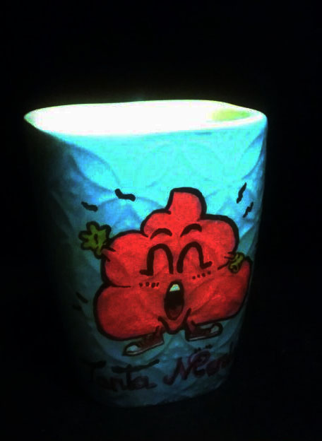 alt=tazza alt="tazza dipinta a mano" alt=cacca alt="cacca di arale" alt=cartoon alt="manga giapponese" alt="Akira Toriyama" alt="Dottor Slump & Arale"